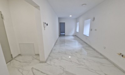 Pritlično 3,5 sobno stanovanje, Center, Črna na Koroškem